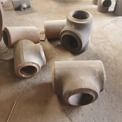 Δορυφορική λύση Butt Weld Reducing Tee Pipe Fitting Din En 10253 Για εφαρμογές πετρελαίου
